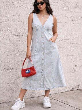 Tommy Jeans Denim Midi Dress Light Wash 90s Style Button Front Sleeveless MED